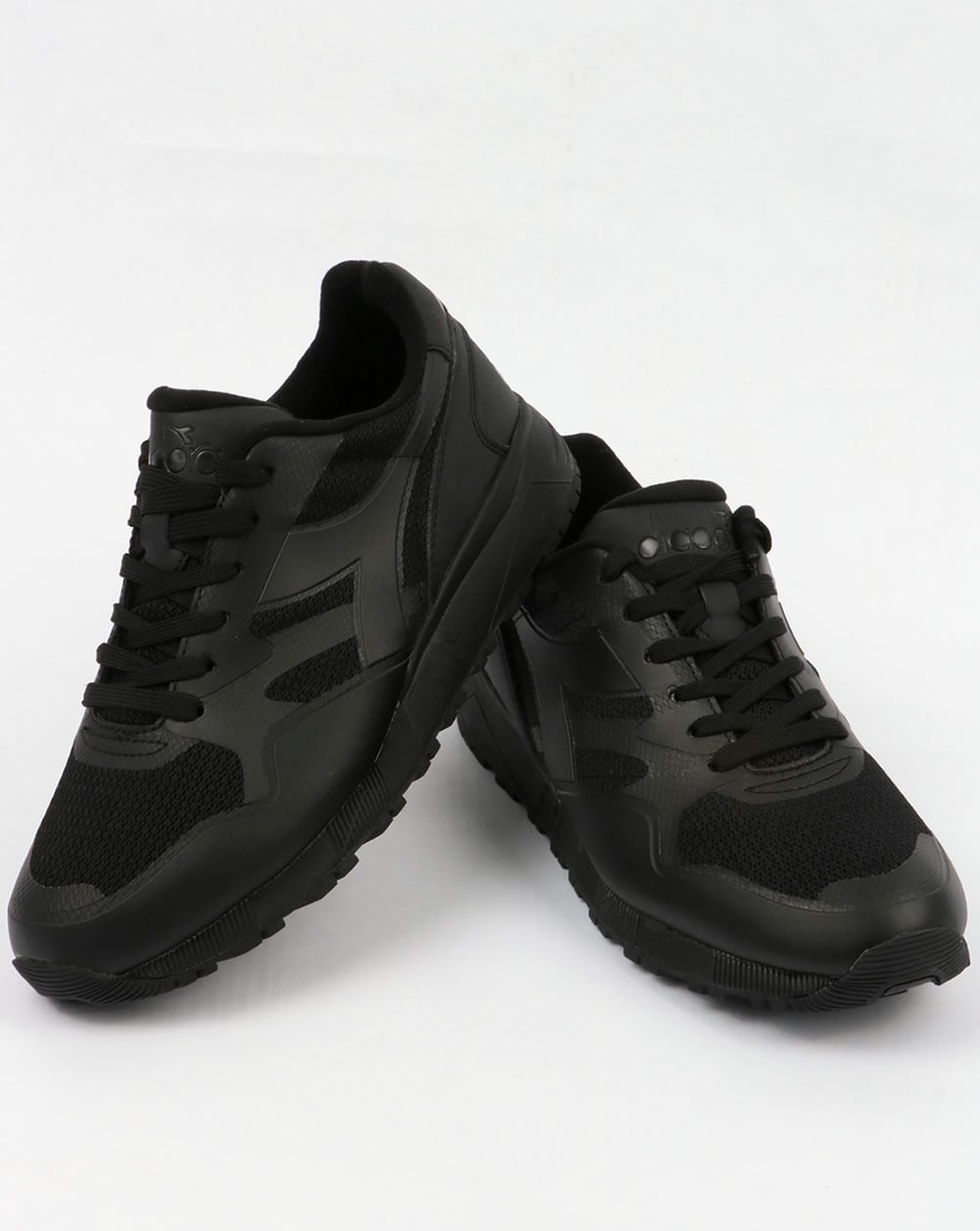 Diadora N902 MM Sneaker Dreifach Schwarz