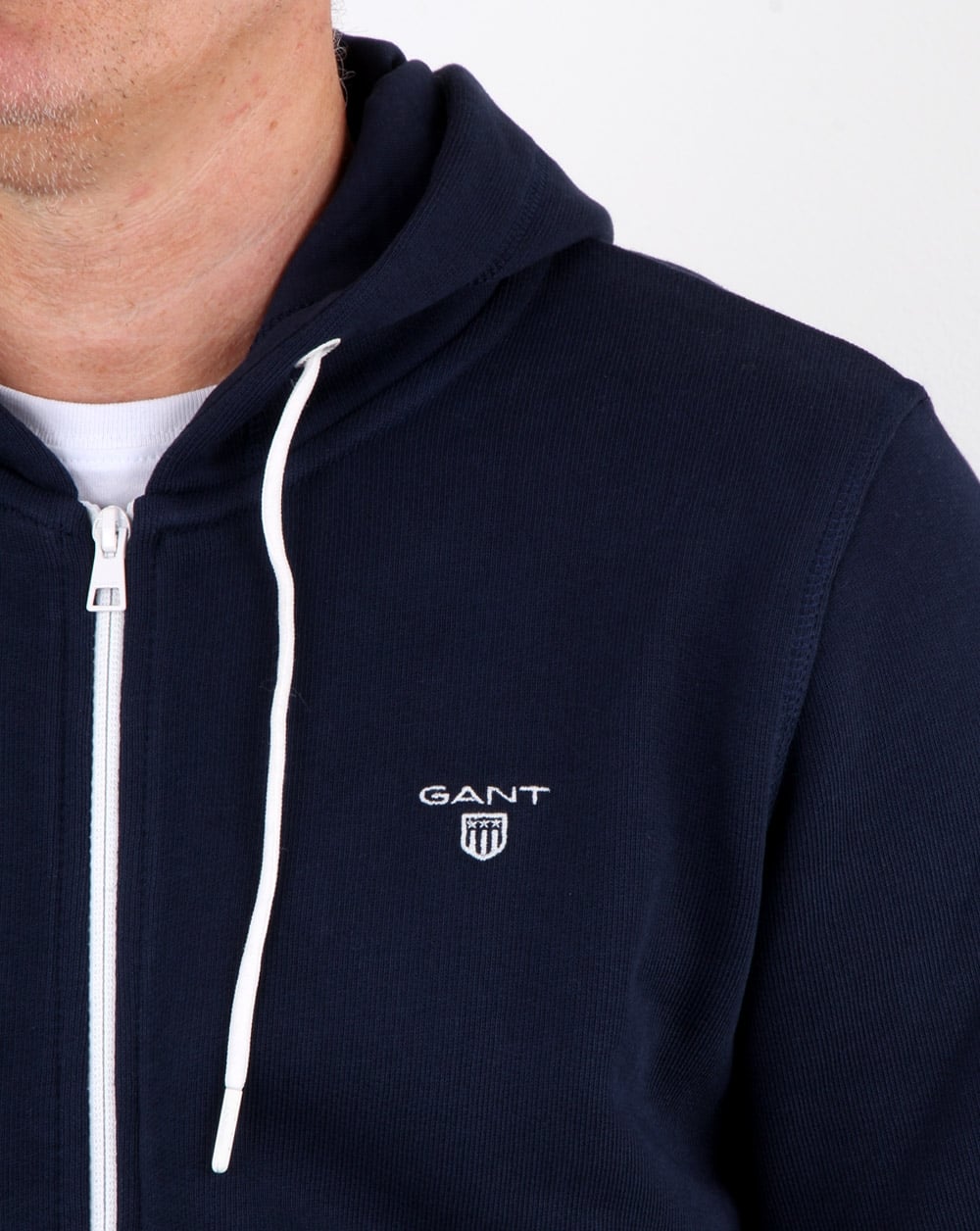 Gant – Kontrast-Kapuze mit durchgehendem Reißverschluss in Marineblau und Weiß
