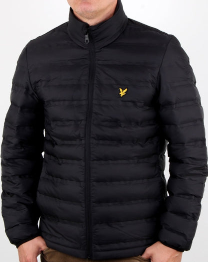 Lyle And Scott – Wattierte Jacke mit Trichterkragen in Schwarz