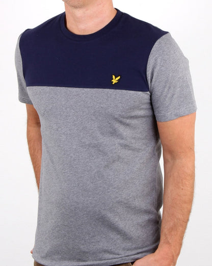 Lyle And Scott – T-Shirt mit Yoke-Muster in Mittelgrau