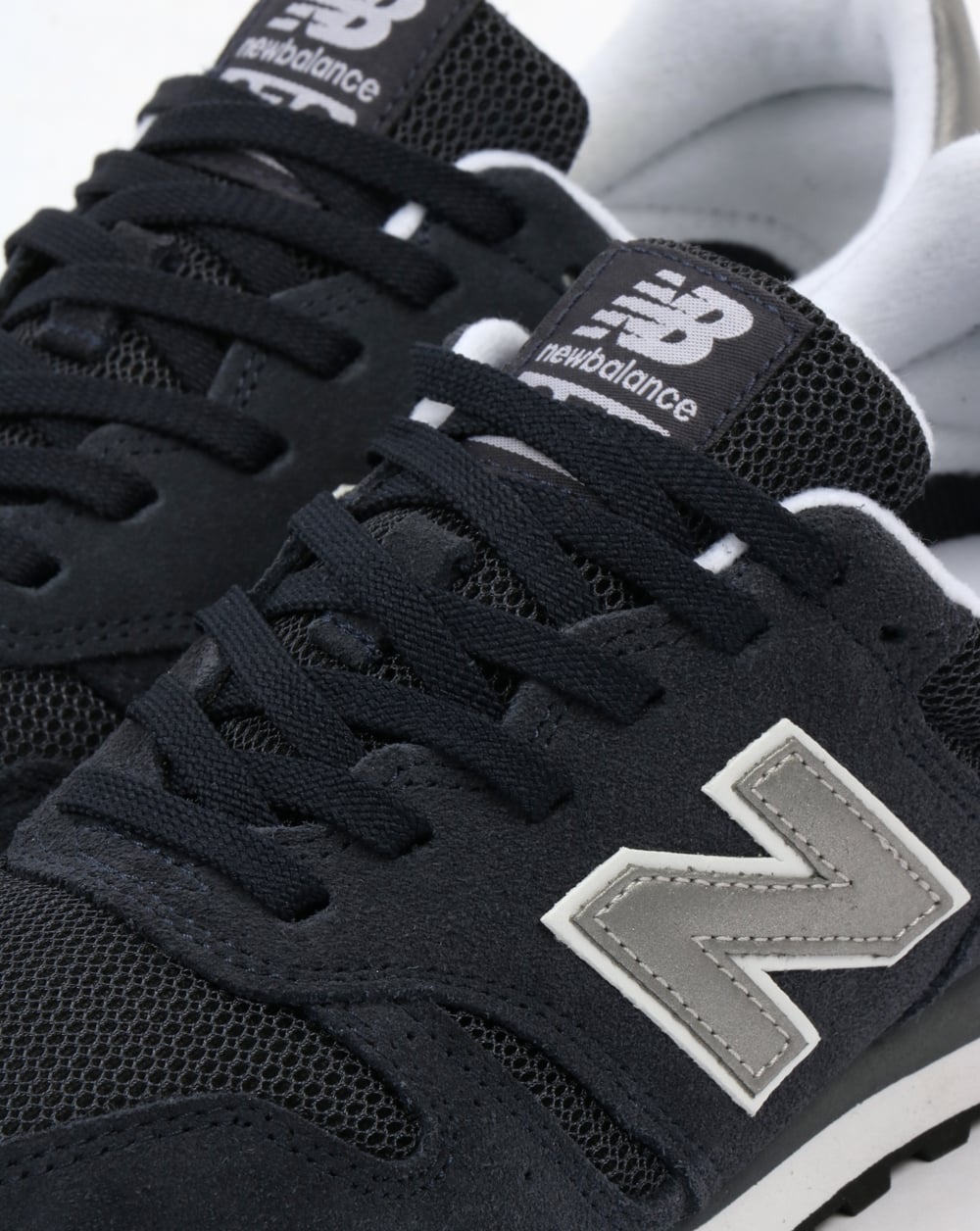 New Balance 373 Modern Classics Sneaker Marineblau/Silber