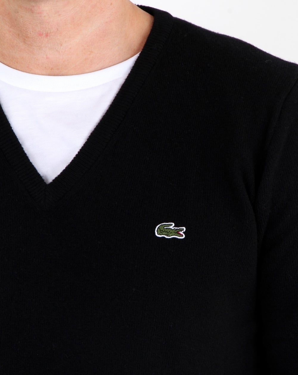 Lacoste – Wollpullover mit V-Ausschnitt in Schwarz