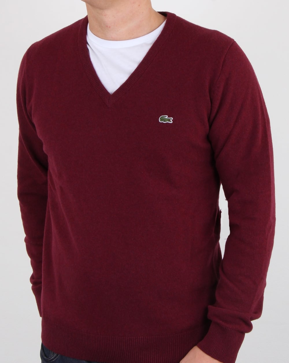 Lacoste – Wollpullover mit V-Ausschnitt in Burgunderrot