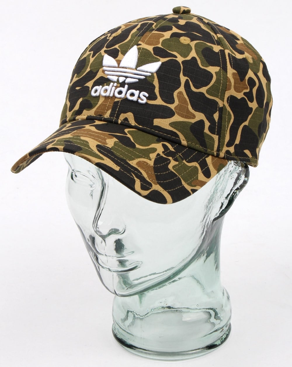 Adidas Originals – Baseballkappe mit Camouflage-Muster in Dunkelsahara