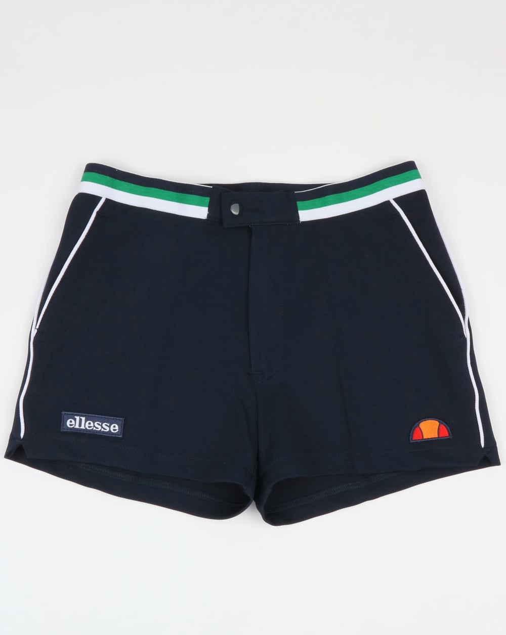 Ellesse – Shorts im Tennisstil mit Paspelierung in Marineblau