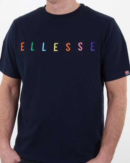 Ellesse – T-Shirt mit mehrfarbigem Blockschriftzug in Marineblau