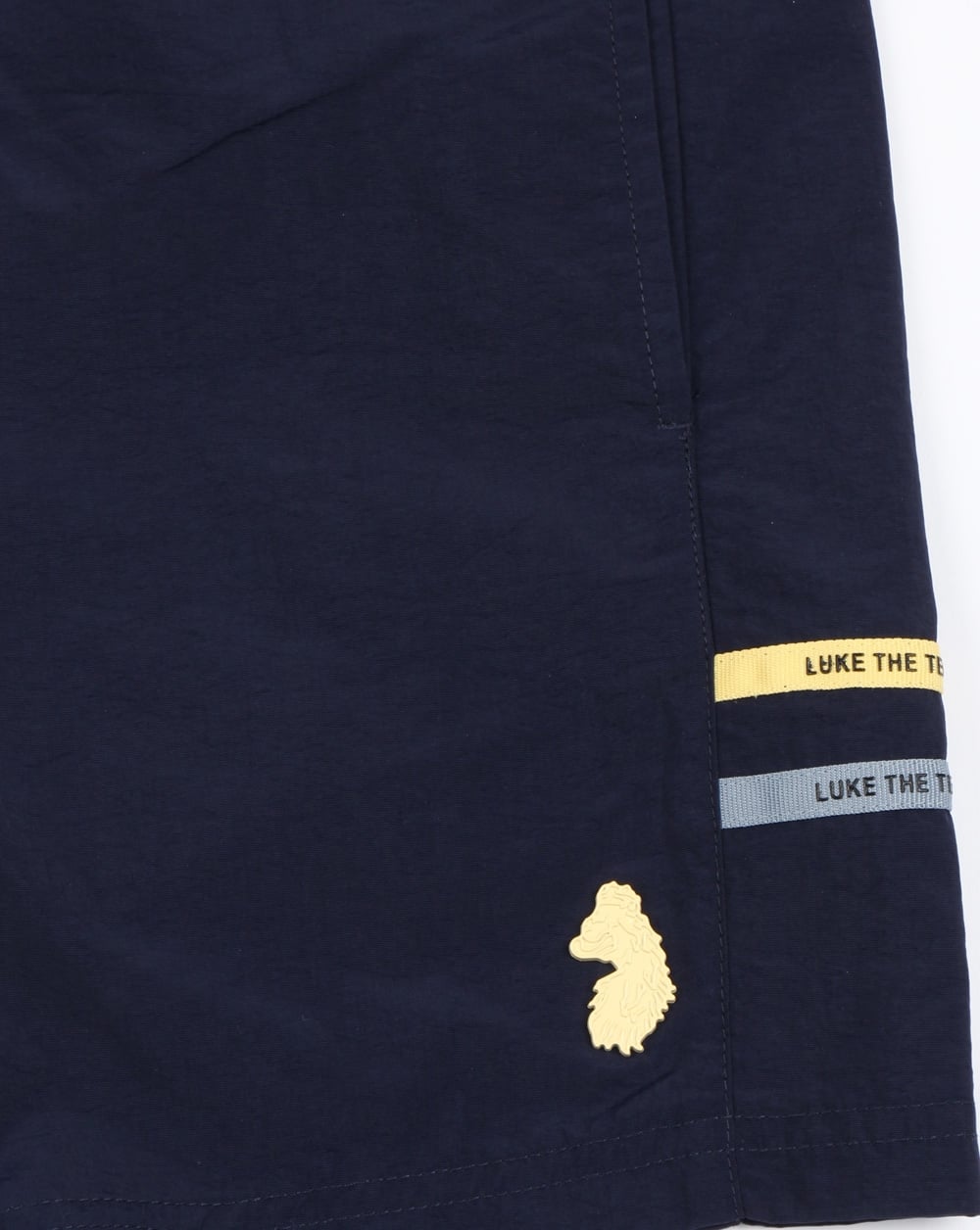 Luke Ragy – Oberschenkellange Badeshorts in Marineblau