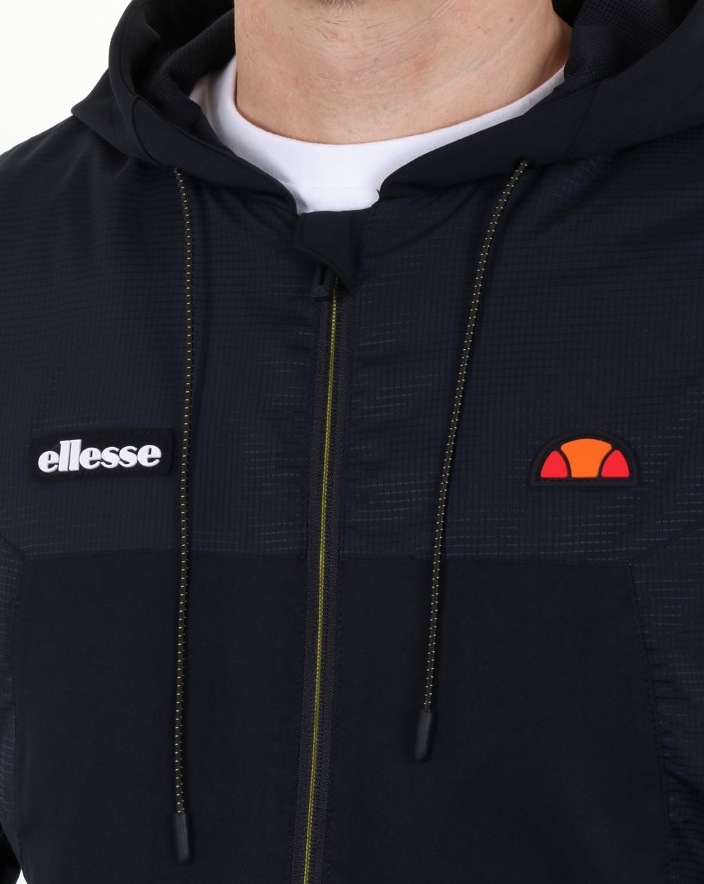 Ellesse – Bourfio – Kapuzenjacke in Schwarz