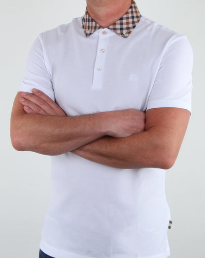 Aquascutum – Coniston – Poloshirt mit kariertem Kragen, Weiß