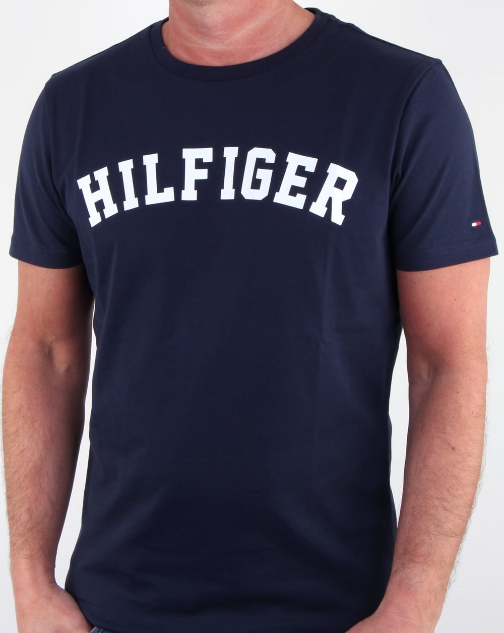 Tommy Hilfiger – T-Shirt mit Logo-Text in Marineblau