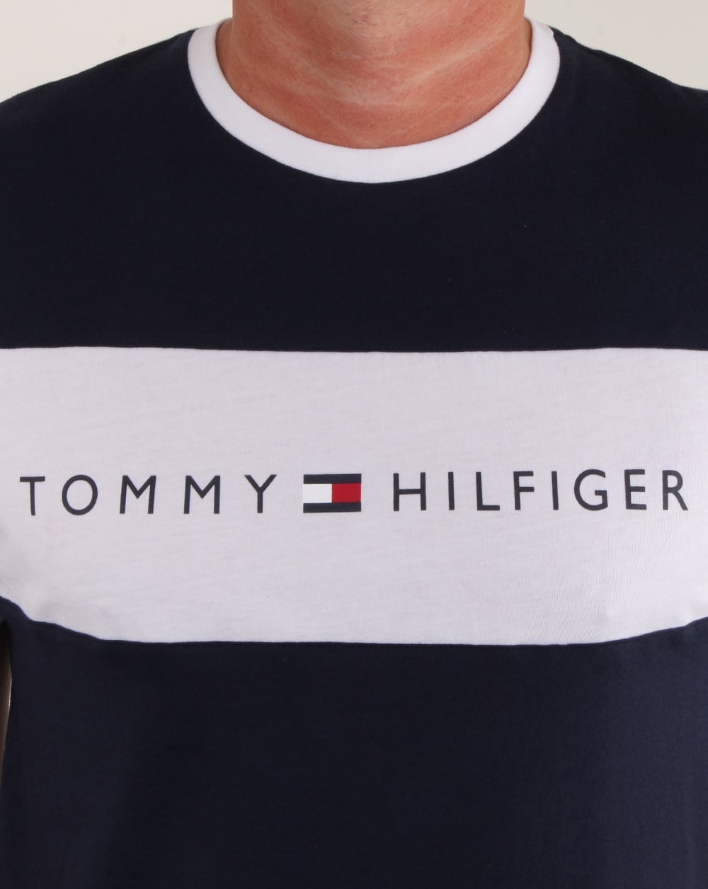 Tommy Hilfiger – T-Shirt mit Flag-Logo, Marineblau