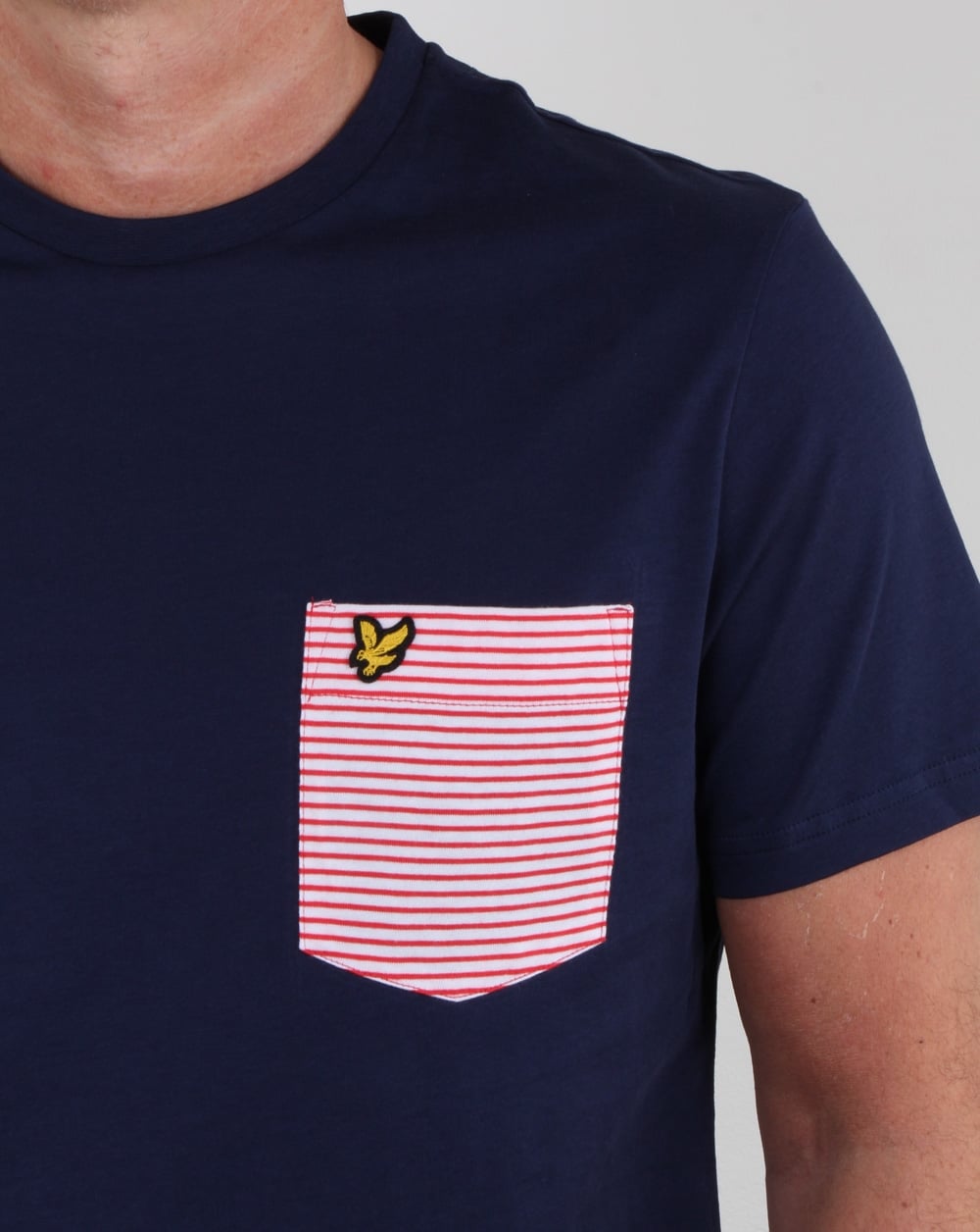 Lyle And Scott – Gestreiftes T-Shirt mit Tasche in Marineblau