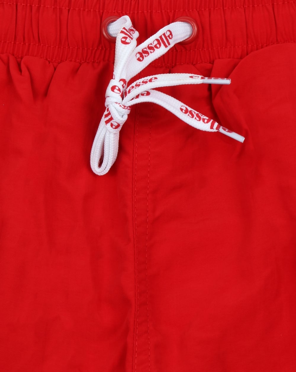Ellesse – Vito – Badeshorts in True Red