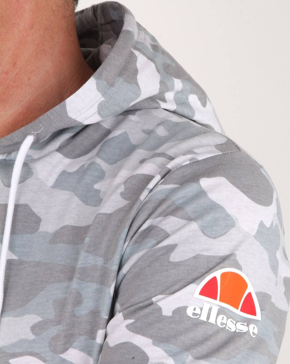 Ellesse – Arpreggiare – Kapuzen-T-Shirt in Grau
