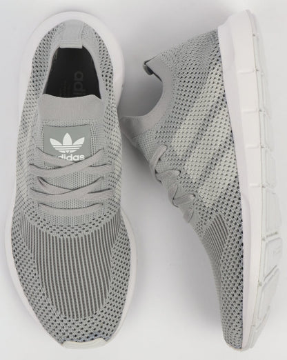Adidas Swift Run Turnschuhe Grau/Weiß