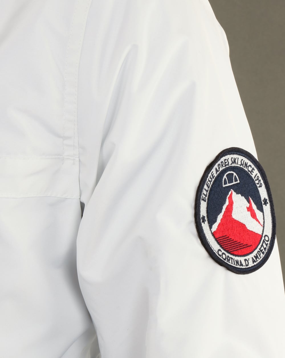 Ellesse – Weiße Jacke zum Überziehen mit Viertelreißverschluss