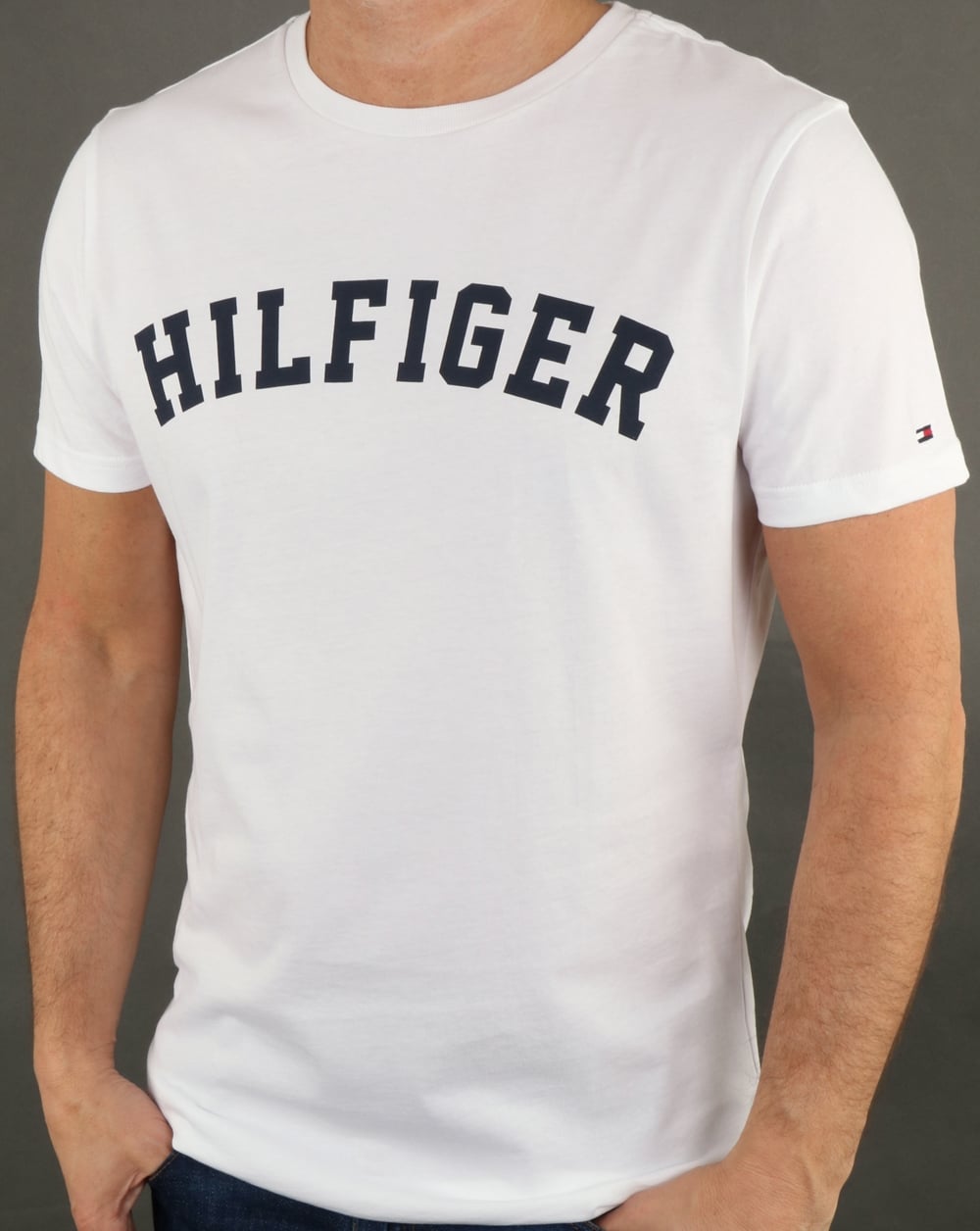 Tommy Hilfiger – Weißes T-Shirt mit Textlogo