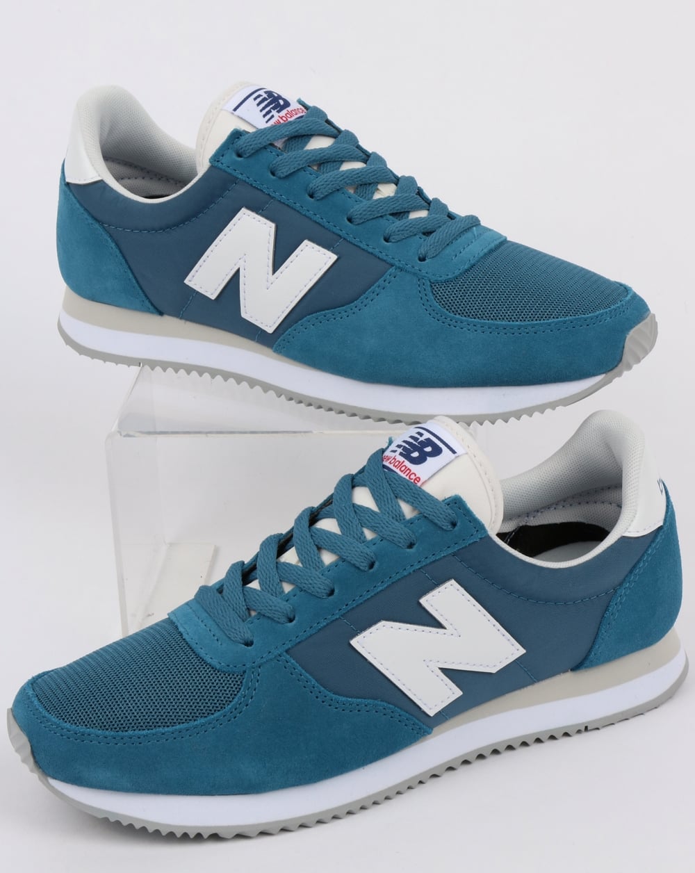 New Balance 220 Sneaker Hellblau/Weiß