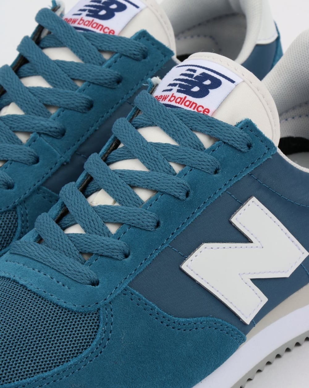 New Balance 220 Sneaker Hellblau/Weiß