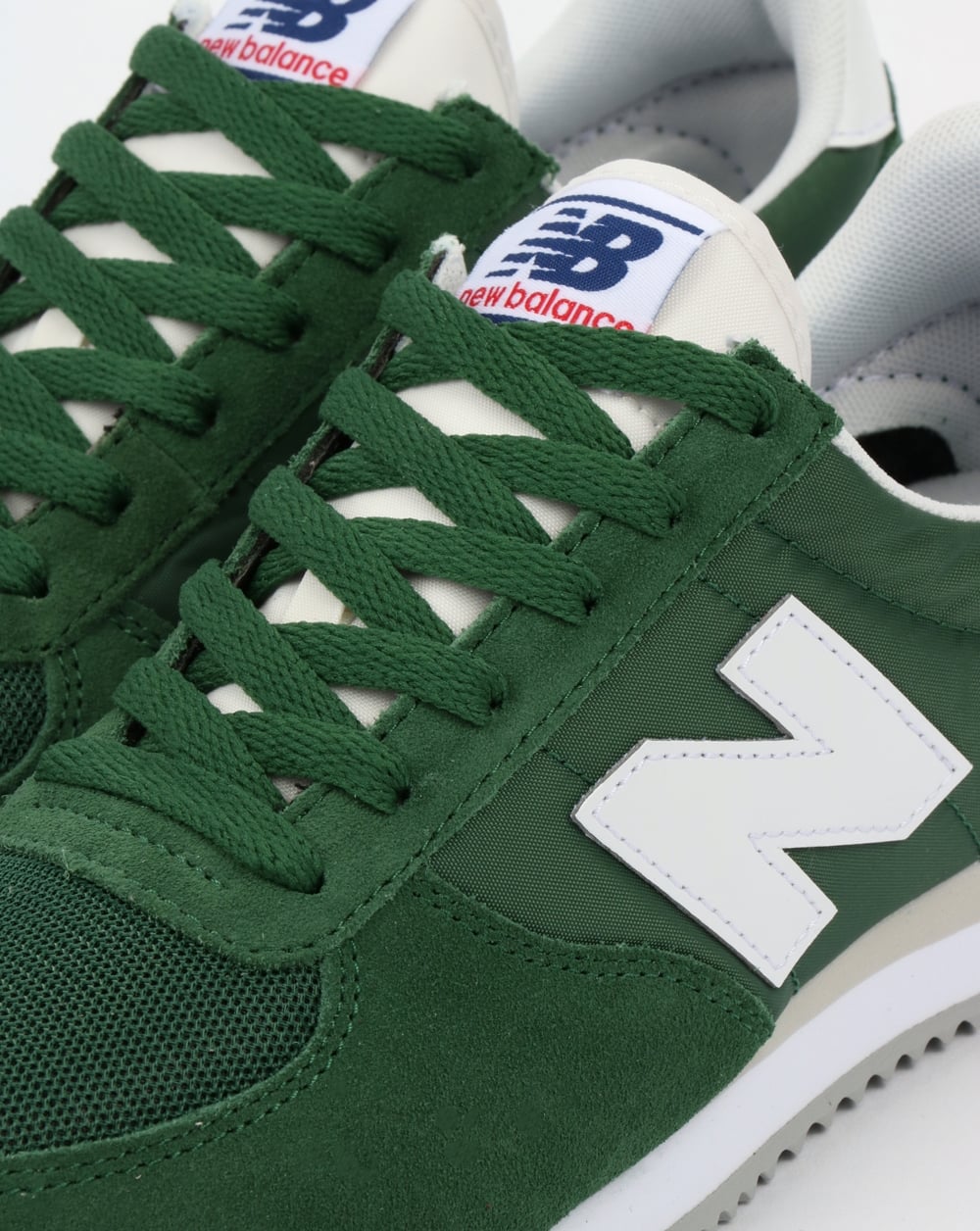 New Balance 220 Sneaker Waldgrün/Weiß