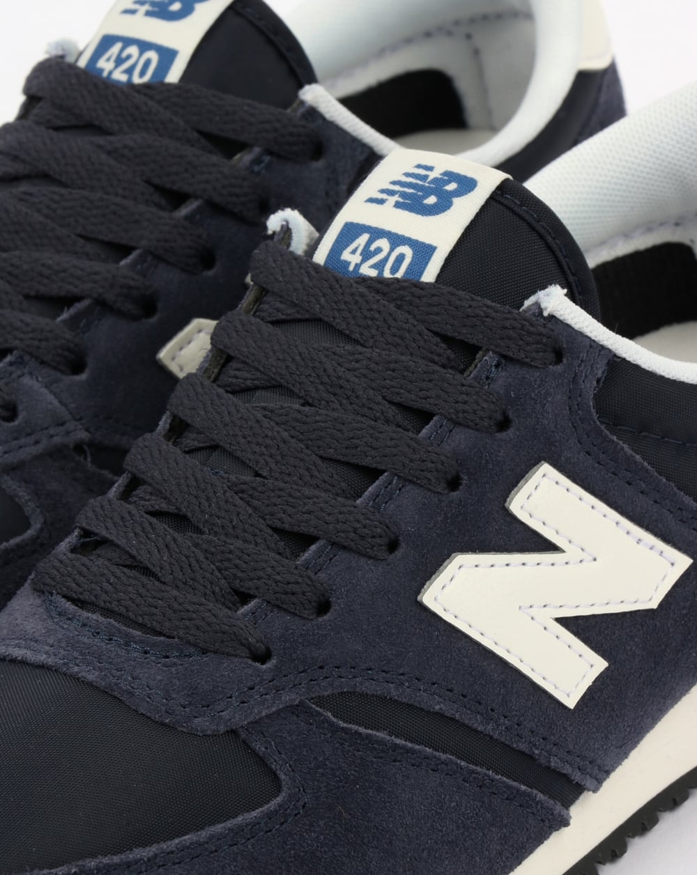 New Balance 420 Sneaker Marineblau/Off-White