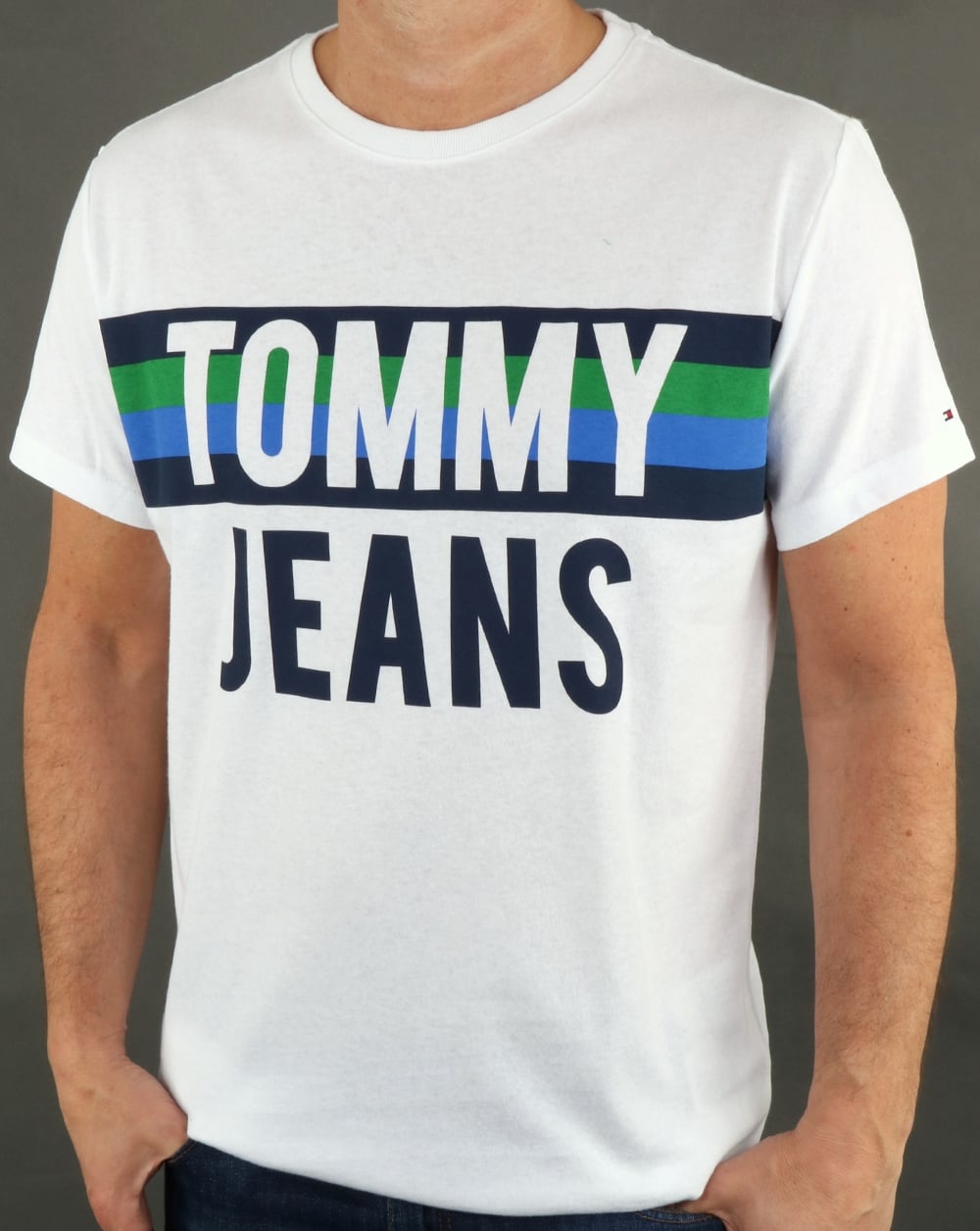 Tommy Hilfiger – T-Shirt mit Farbblock-Schriftzug, klassisches Weiß