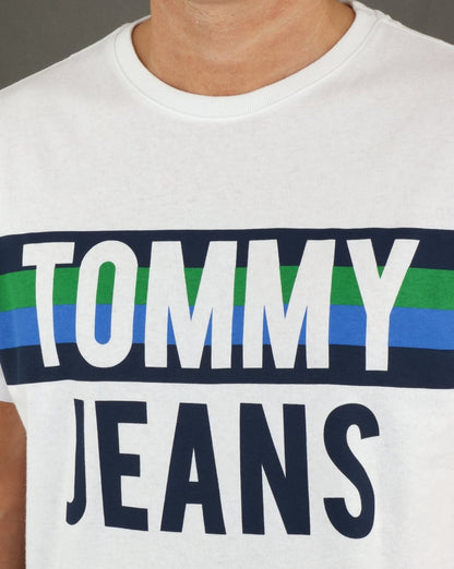 Tommy Hilfiger – T-Shirt mit Farbblock-Schriftzug, klassisches Weiß