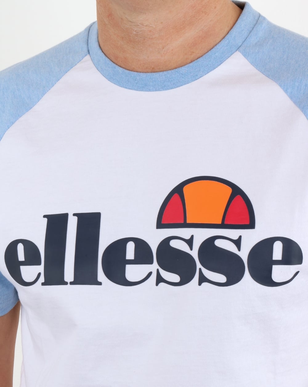 Ellesse – T-Shirt mit Kontrastlogo, Weiß/Himmelblau