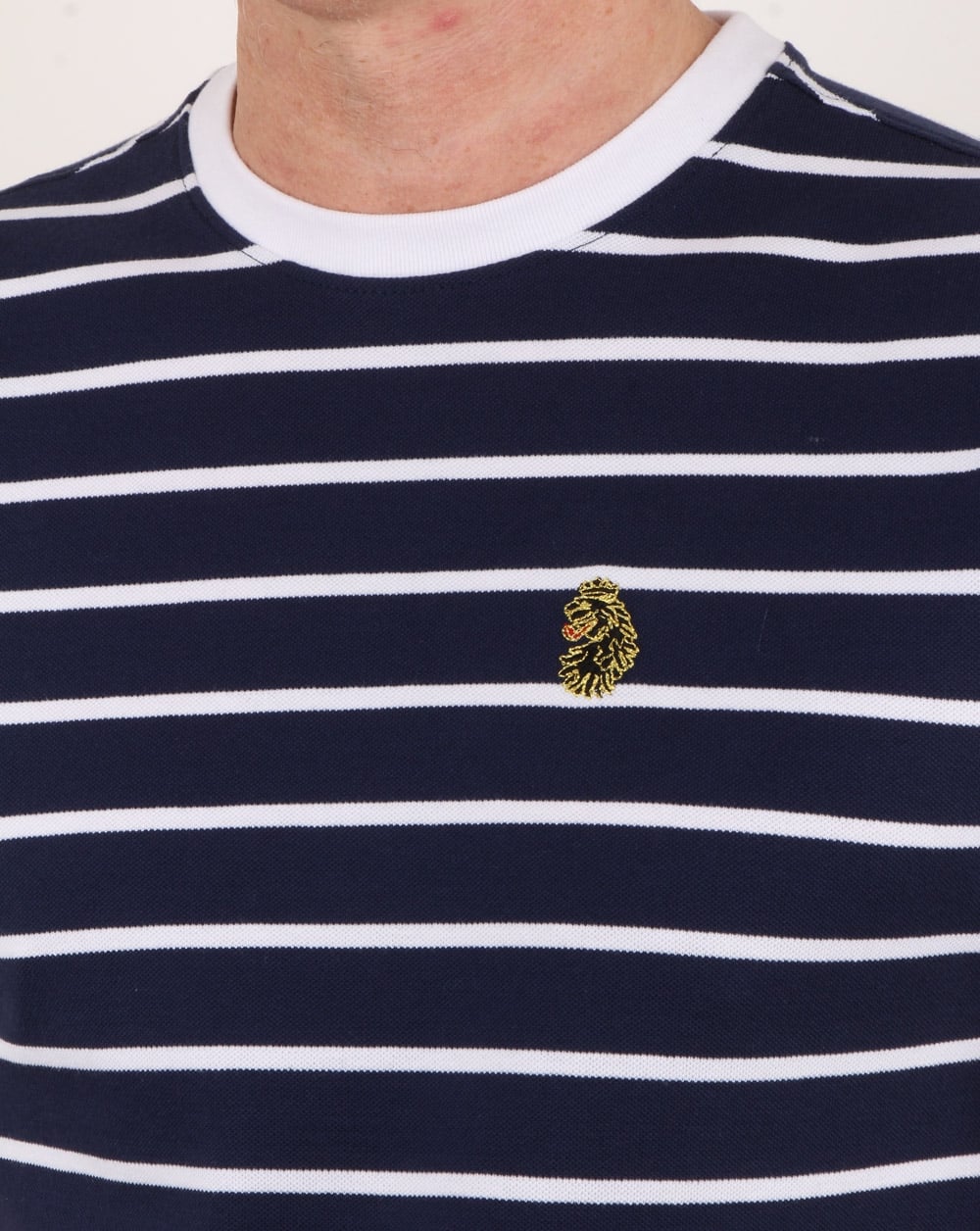 Luke Finn – T-Shirt mit feinen Streifen, Marineblau