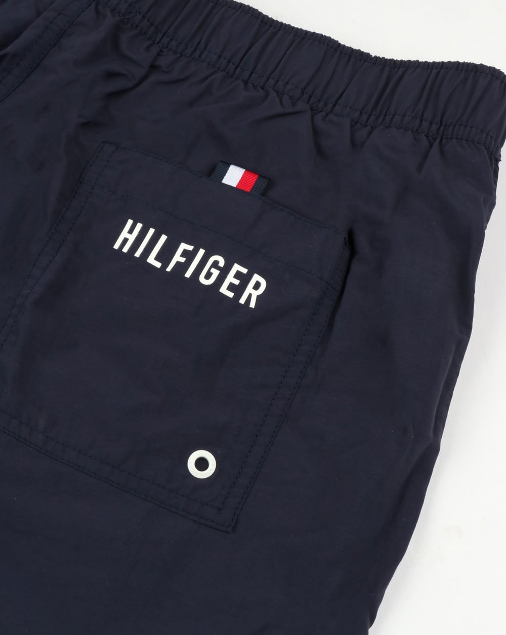 Tommy Hilfiger – Basic-Badeshorts in Marineblau