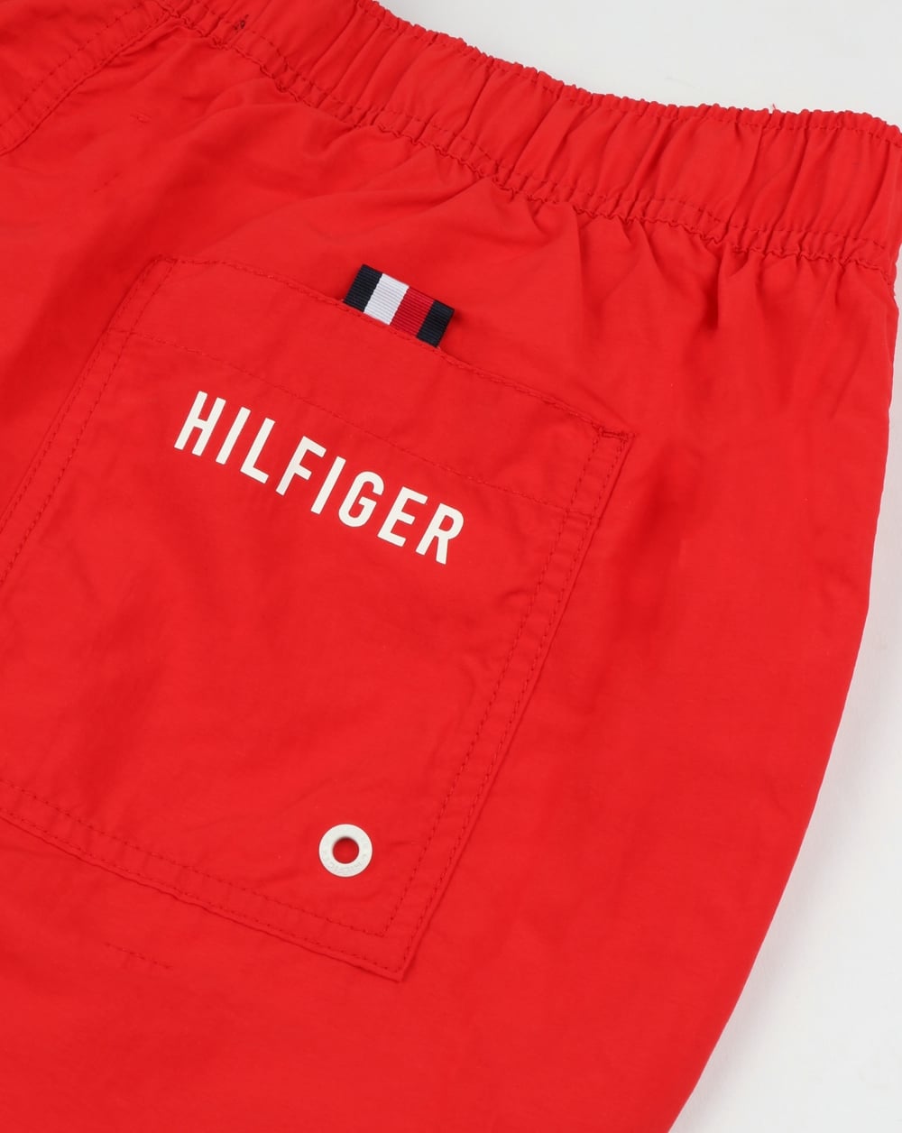 Tommy Hilfiger – Basic-Badeshorts in Flammenrot