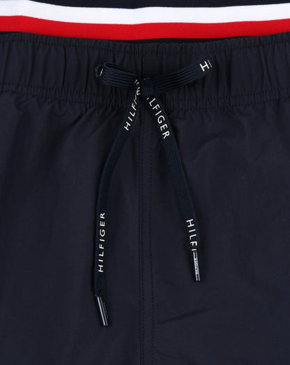 Tommy Hilfiger – Badeshorts mit doppeltem Bund in Marineblau