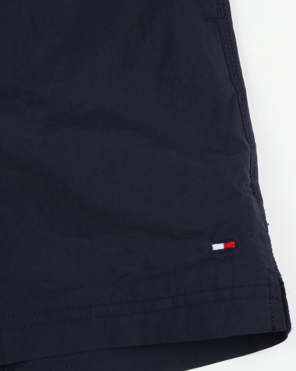 Tommy Hilfiger – Badeshorts mit doppeltem Bund in Marineblau