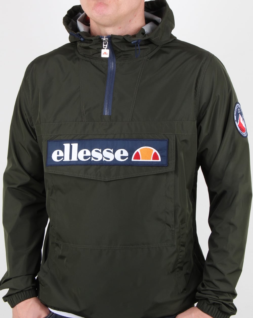 Ellesse – Mont Light Festivaljacke in Dunkeloliv