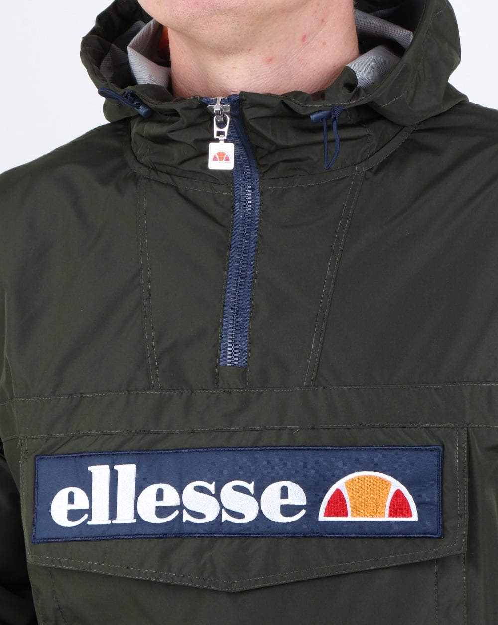 Ellesse – Mont Light Festivaljacke in Dunkeloliv