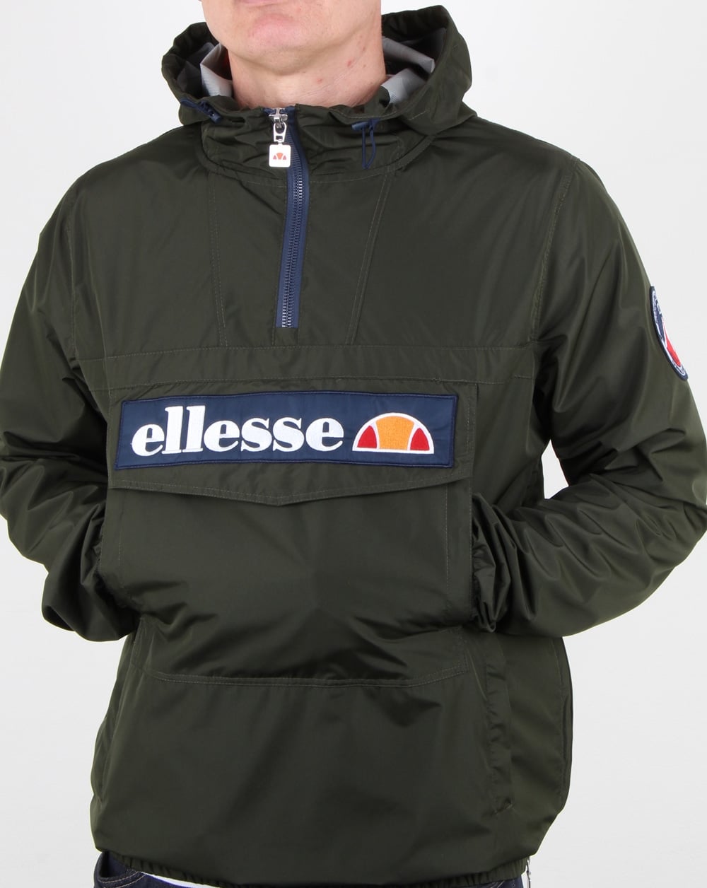 Ellesse – Mont Light Festivaljacke in Dunkeloliv