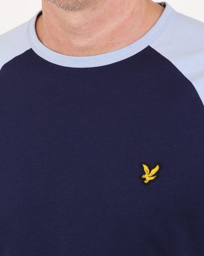 Lyle And Scott – Raglan-Ringer-T-Shirt in Marineblau