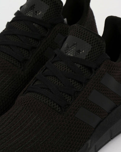 Adidas Swift Run Sneaker Dreifach Schwarz