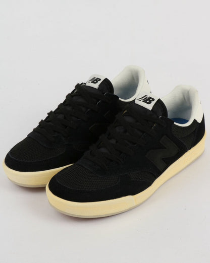 New Balance 300 Sneaker Schwarz/Weiß