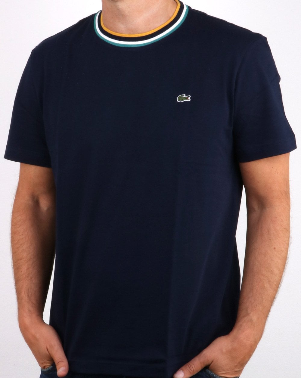 Lacoste – Kontrast-T-Shirt mit Rundhalsausschnitt in Marineblau
