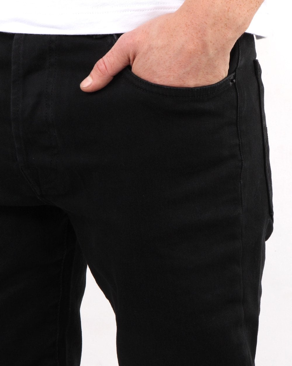 Marshall Artist – Schmal zulaufende Jeans in Schwarz mit Stückfärbung