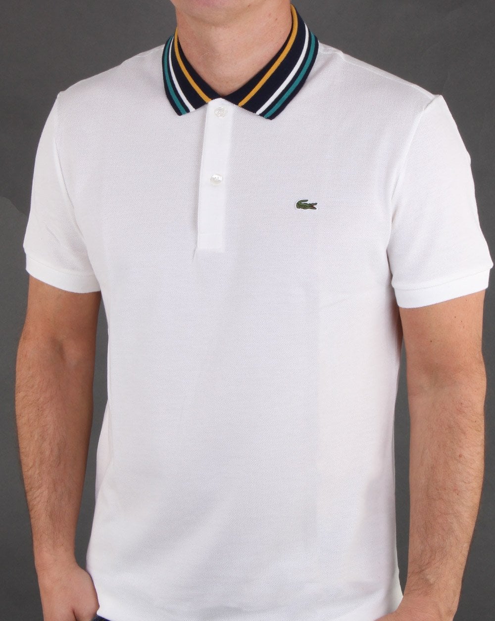 Lacoste – Weißes Poloshirt mit Kontrastkragen