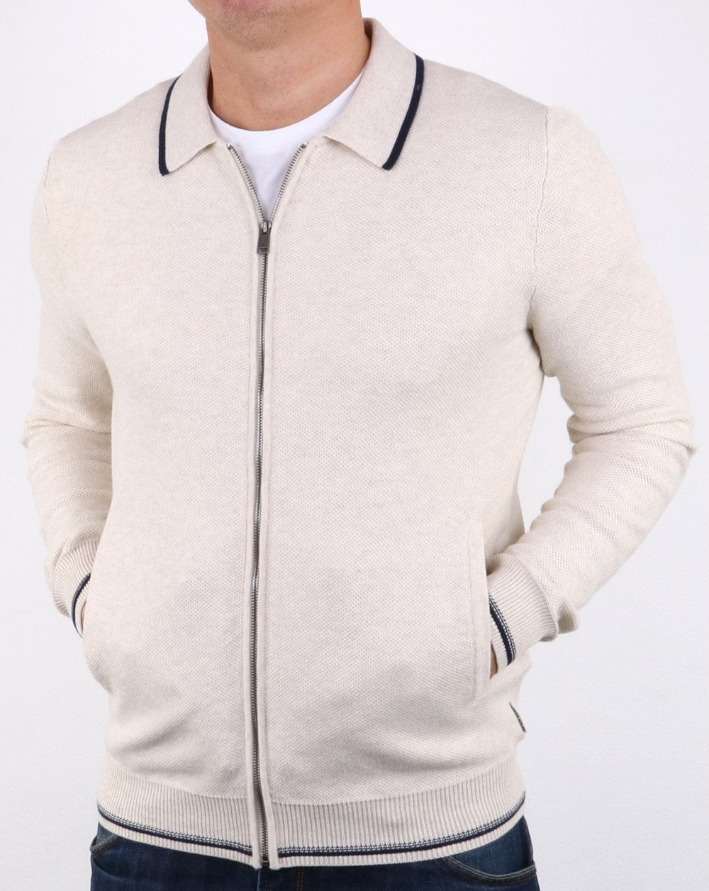 Ben Sherman – Honigkamm-Strickjacke mit durchgehendem Reißverschluss in Off-White