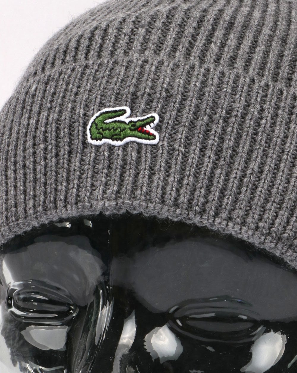 Lacoste – Gerippte Wollmütze mit Umschlag in Stein