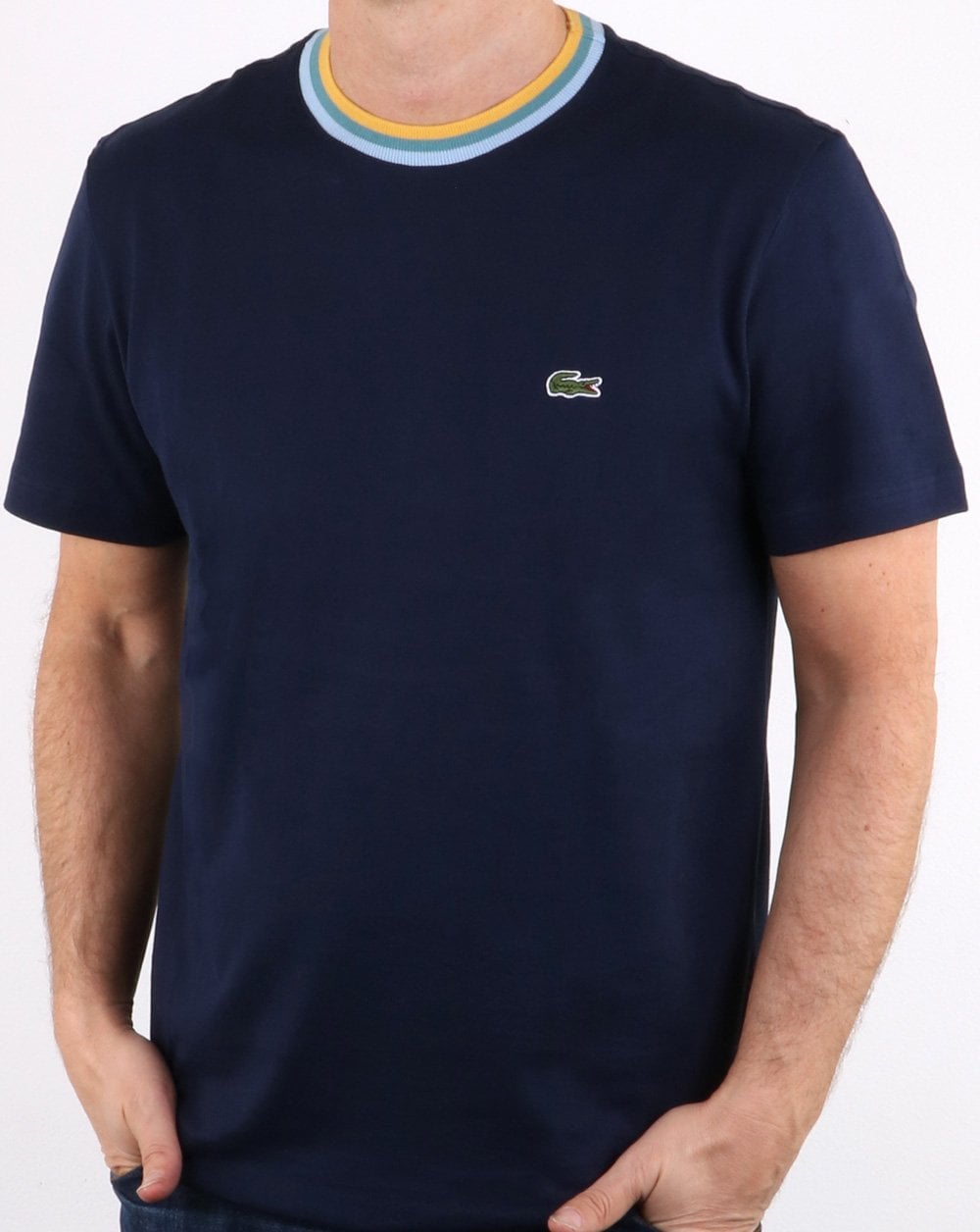 Lacoste – Kontrast-T-Shirt mit Rundhalsausschnitt in Marineblau