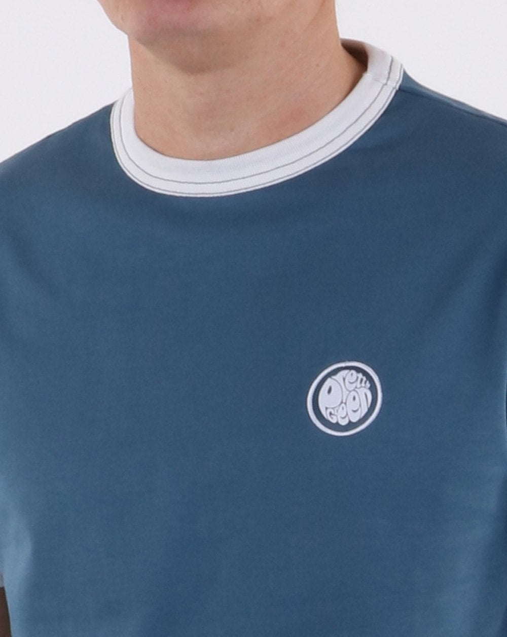 Pretty Green Badge T-Shirt Blau