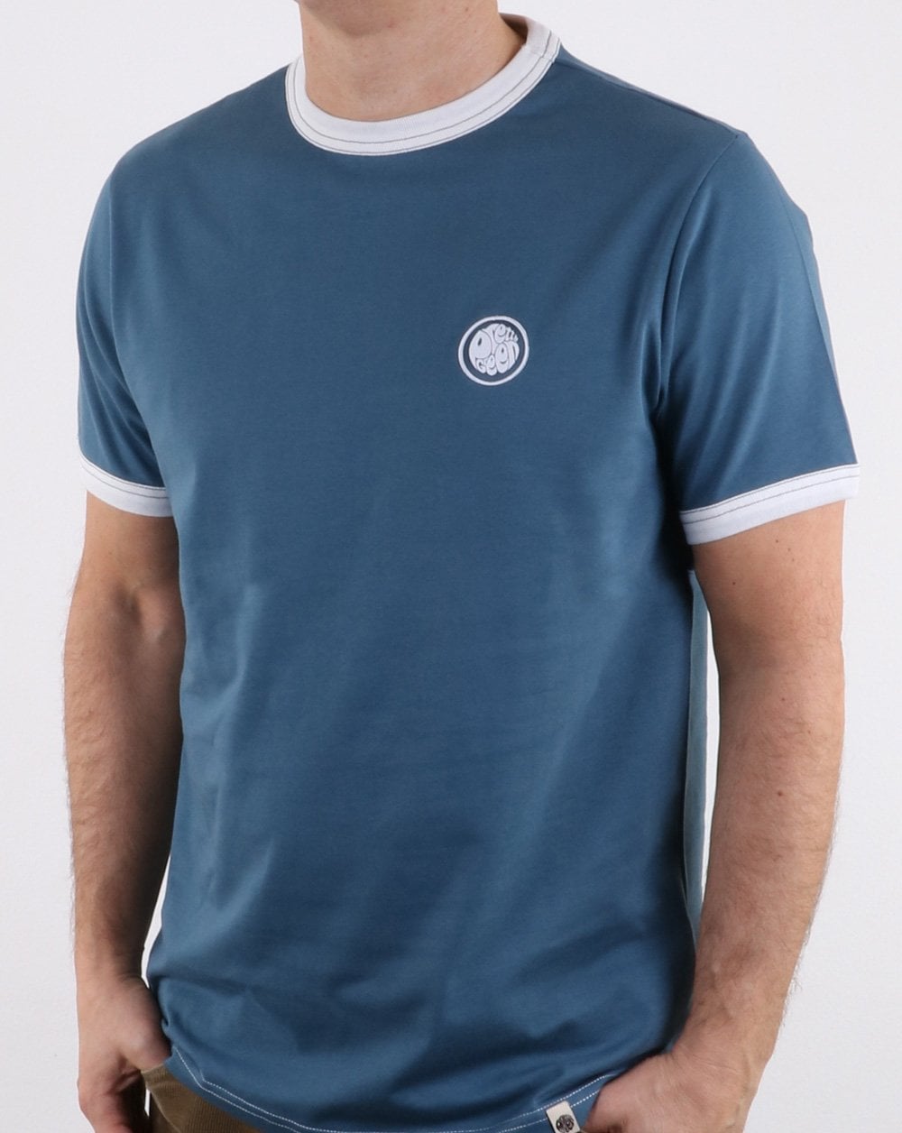 Pretty Green Badge T-Shirt Blau