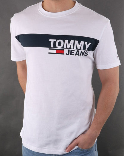 Tommy Hilfiger – T-Shirt mit Box-Logo in klassischem Weiß