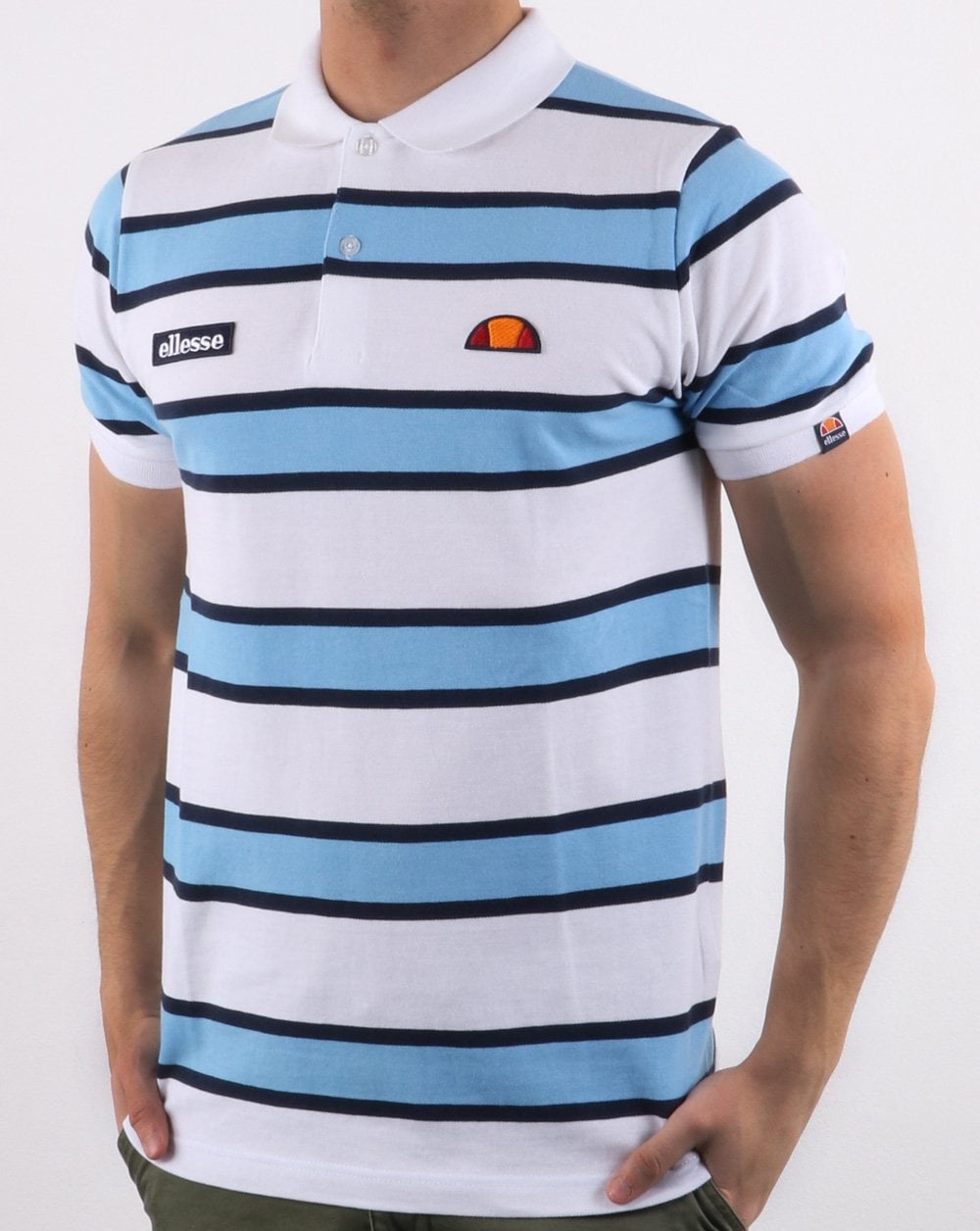 Ellesse – Poloshirt mit kräftigen Streifen, Weiß/Himmelblau/Marineblau