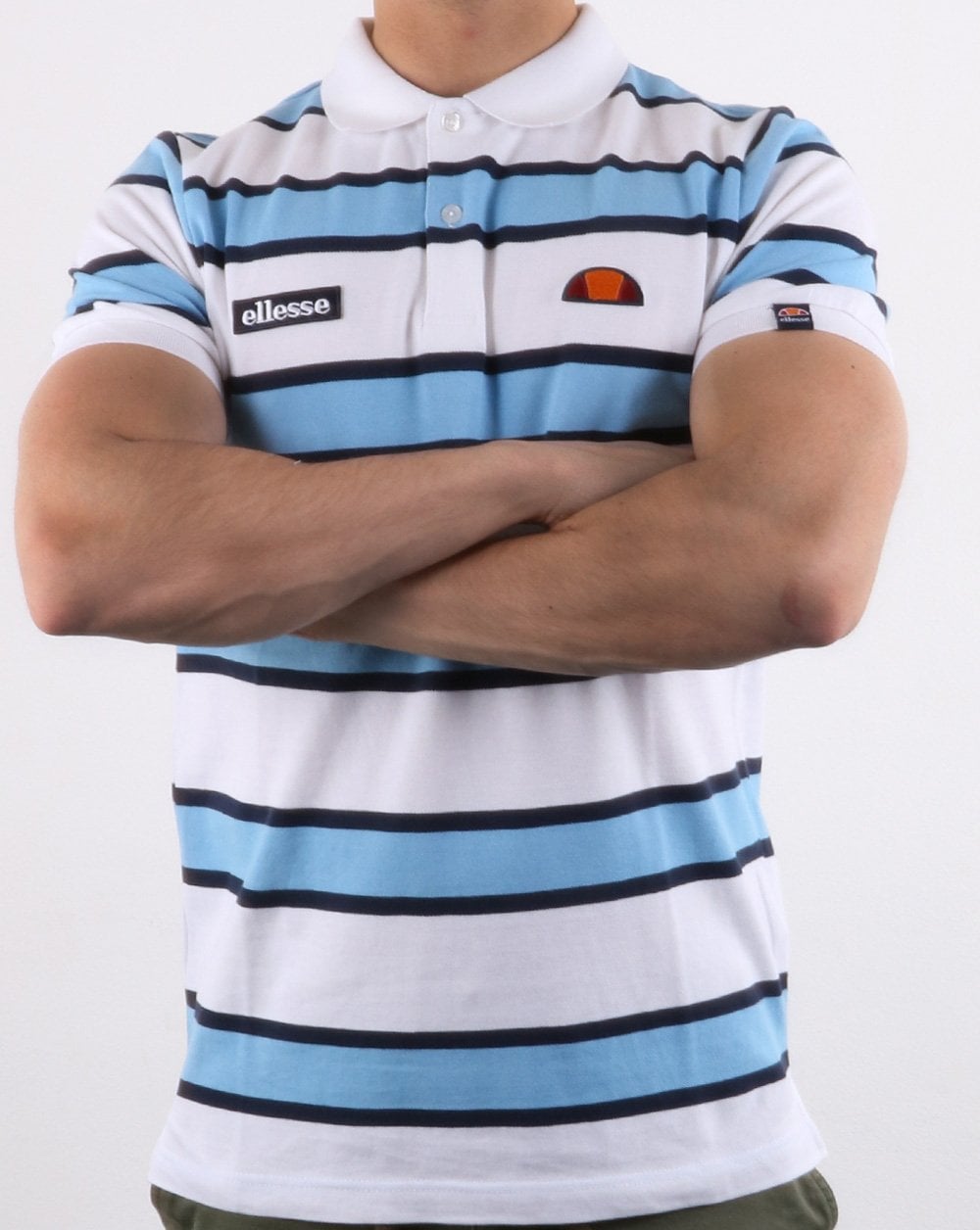 Ellesse – Poloshirt mit kräftigen Streifen, Weiß/Himmelblau/Marineblau